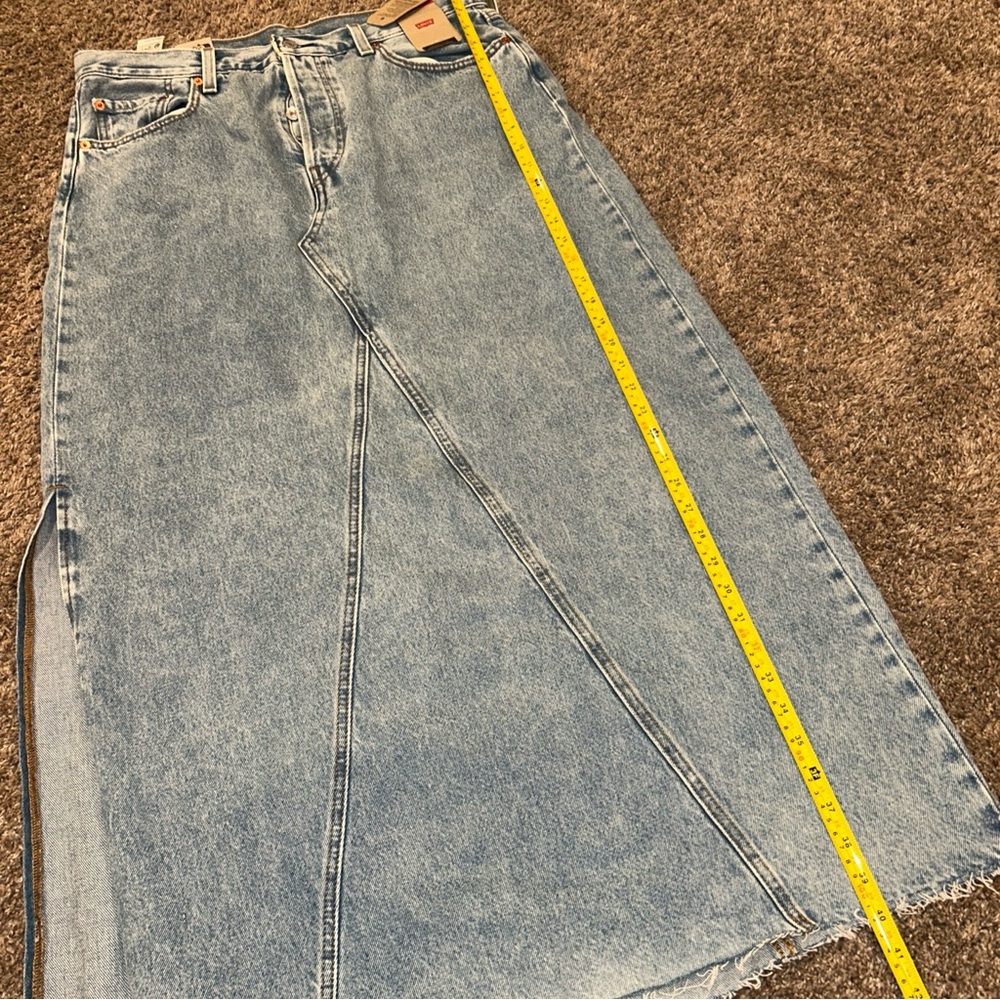 Levi Strauss woman’s long maxi denim skirt Light Wash NWT Sz 32 - Picture 5 of 7